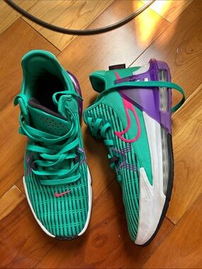Nike LeBron Witness 6 Basketball Shoes